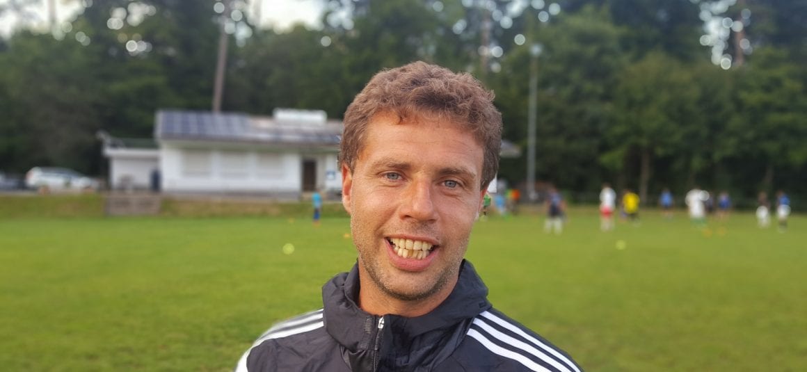 Die Weichen sind gestellt. Bernhard Fleckenstein neuer FC Coach Die Weichen sind gestellt. Bernhard Fleckenstein neuer FC Coach