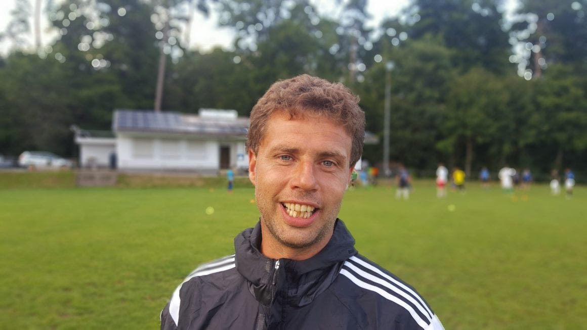 Die Weichen sind gestellt. Bernhard Fleckenstein neuer FC Coach Die Weichen sind gestellt. Bernhard Fleckenstein neuer FC Coach