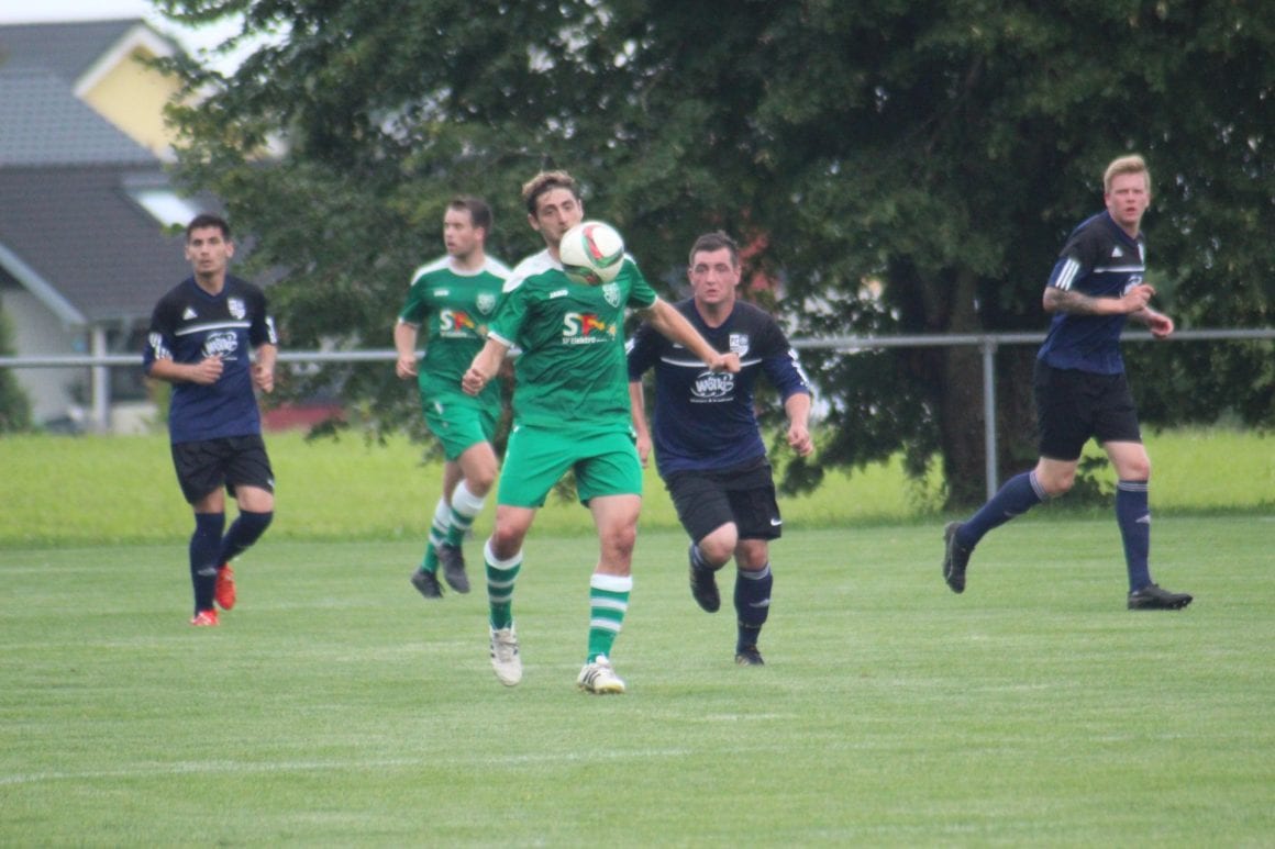 FC verliert im Bezirkspokal gegen TSV Aach-Linz mit 1:2 (0:0) FC verliert im Bezirkspokal gegen TSV Aach-Linz mit 1:2 (0:0)